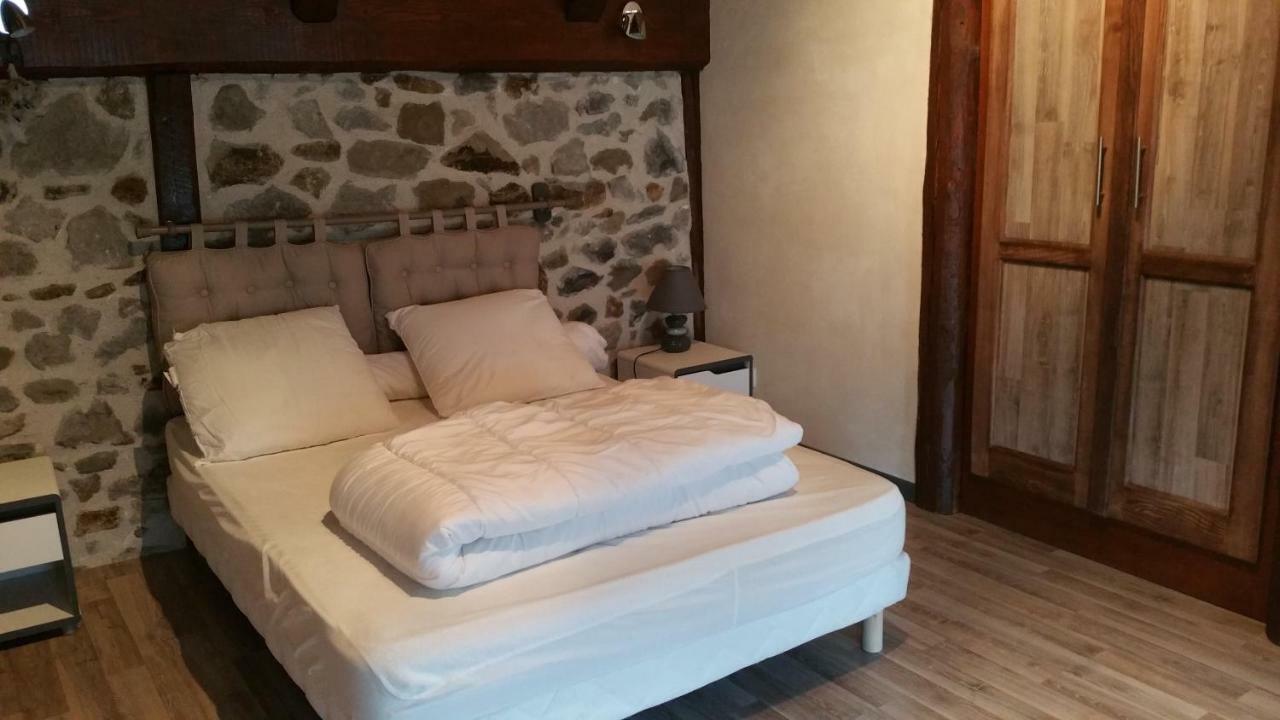 Gîte très lumineux Vernines Exterior foto